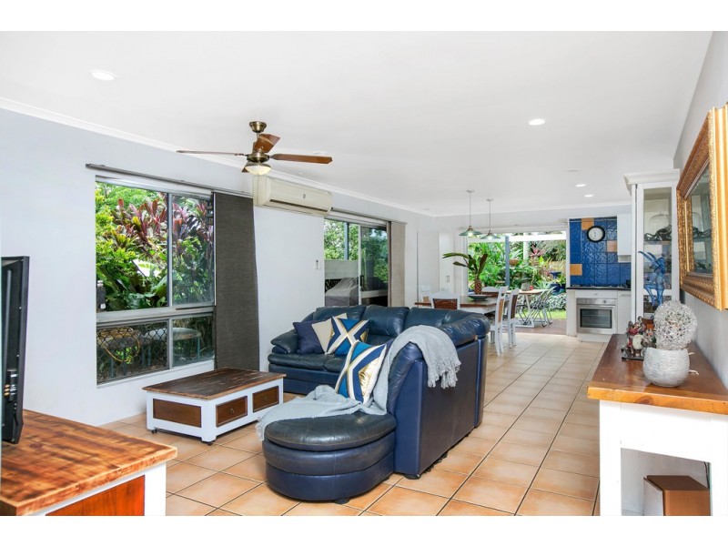 5 Helen Close, Smithfield QLD 4878