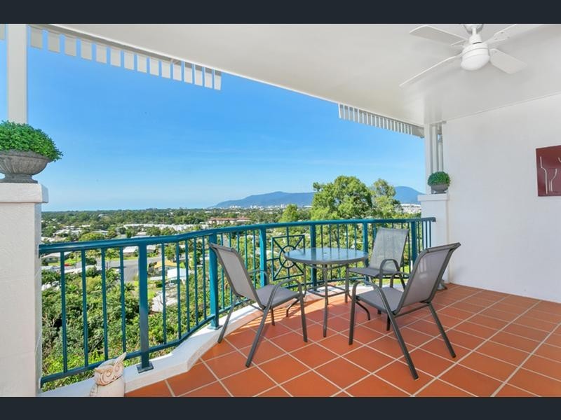 35/8-14 Munro Terrace, Mooroobool QLD 4870