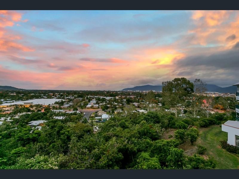 35/8-14 Munro Terrace, Mooroobool QLD 4870