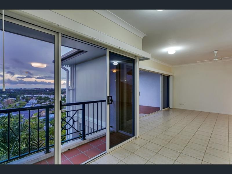 35/8-14 Munro Terrace, Mooroobool QLD 4870