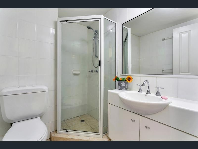 35/8-14 Munro Terrace, Mooroobool QLD 4870