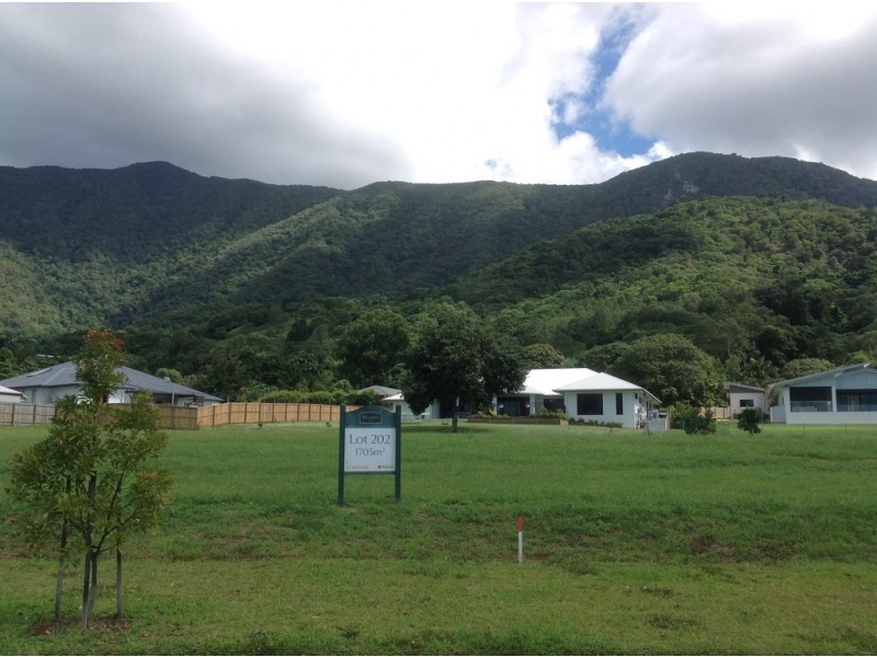 40-42 Bellmere Lane, Redlynch QLD 4870