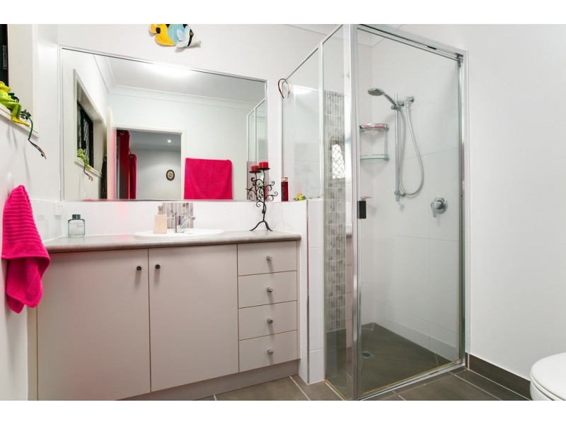 5 Malekula Close, Bentley Park QLD 4869