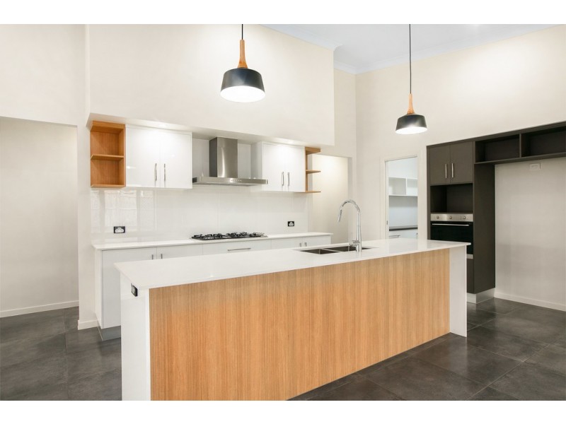 46 Springbrook Avenue, Redlynch QLD 4870