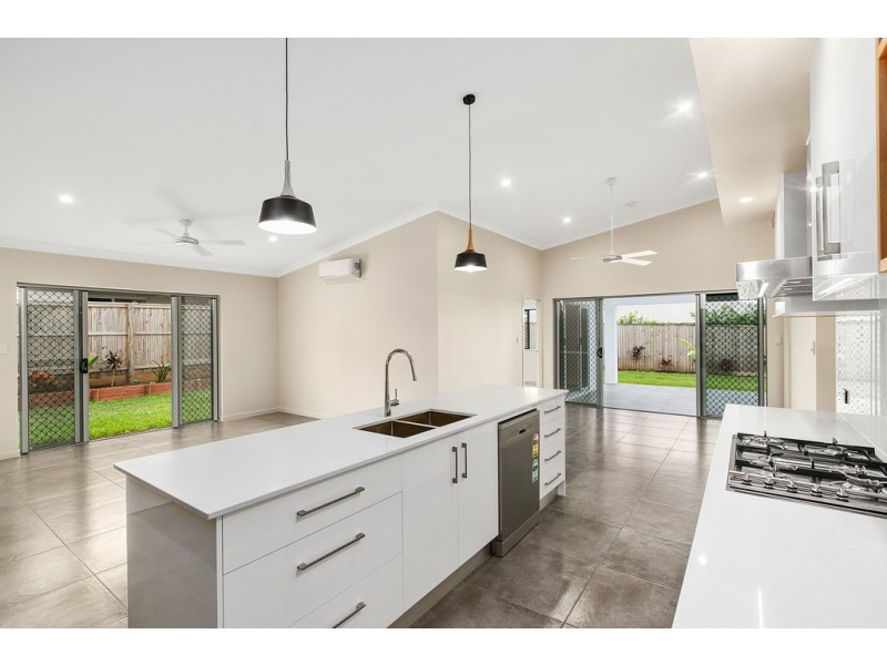 46 Springbrook Avenue, Redlynch QLD 4870