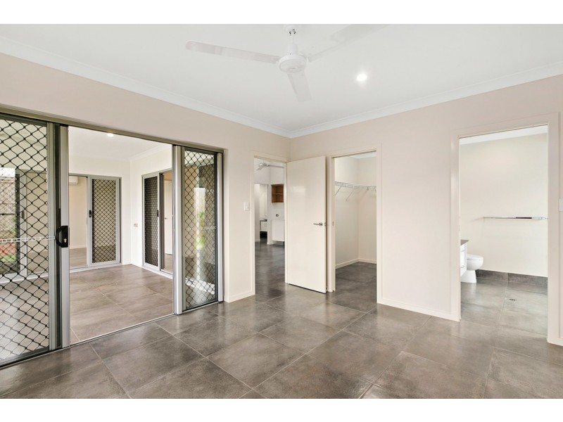 46 Springbrook Avenue, Redlynch QLD 4870