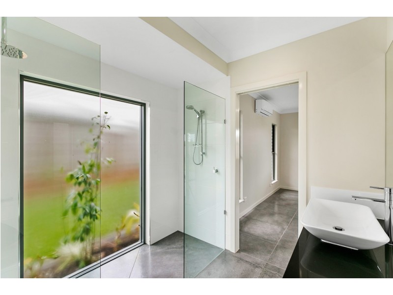 46 Springbrook Avenue, Redlynch QLD 4870