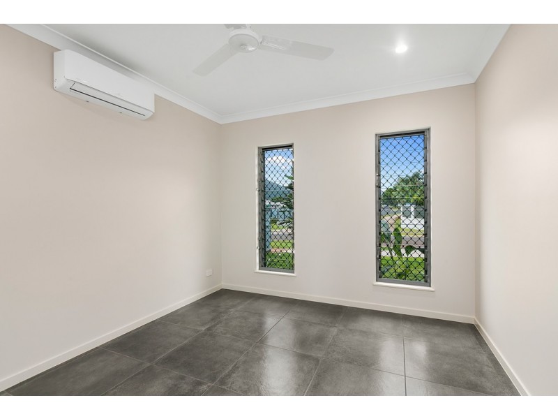 46 Springbrook Avenue, Redlynch QLD 4870