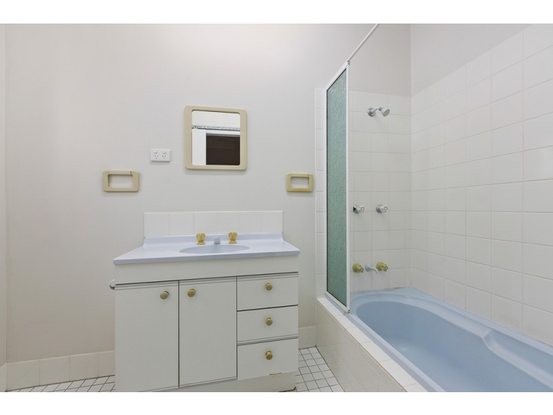 4/33 Balaclava Road, Earlville QLD 4870