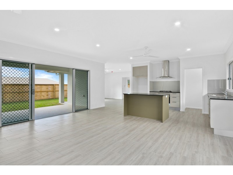 9 Halifax Drive, Redlynch QLD 4870