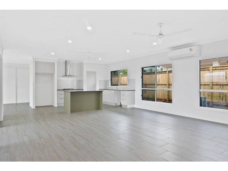 9 Halifax Drive, Redlynch QLD 4870