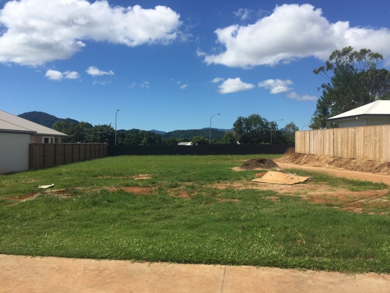 5 Halifax Drive, Redlynch QLD 4870