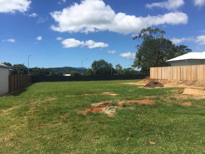 5 Halifax Drive, Redlynch QLD 4870