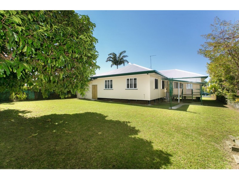 19 Olive Street, Manoora QLD 4870