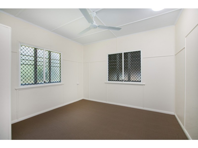 19 Olive Street, Manoora QLD 4870