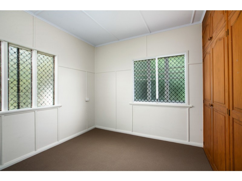 19 Olive Street, Manoora QLD 4870