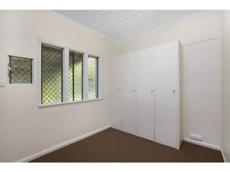 19 Olive Street, Manoora QLD 4870