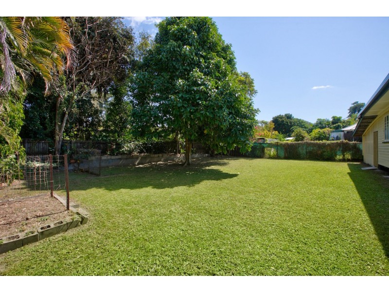 19 Olive Street, Manoora QLD 4870