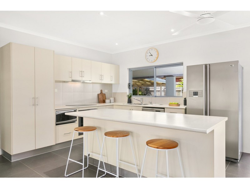 40 Kevin Street, Whitfield QLD 4870