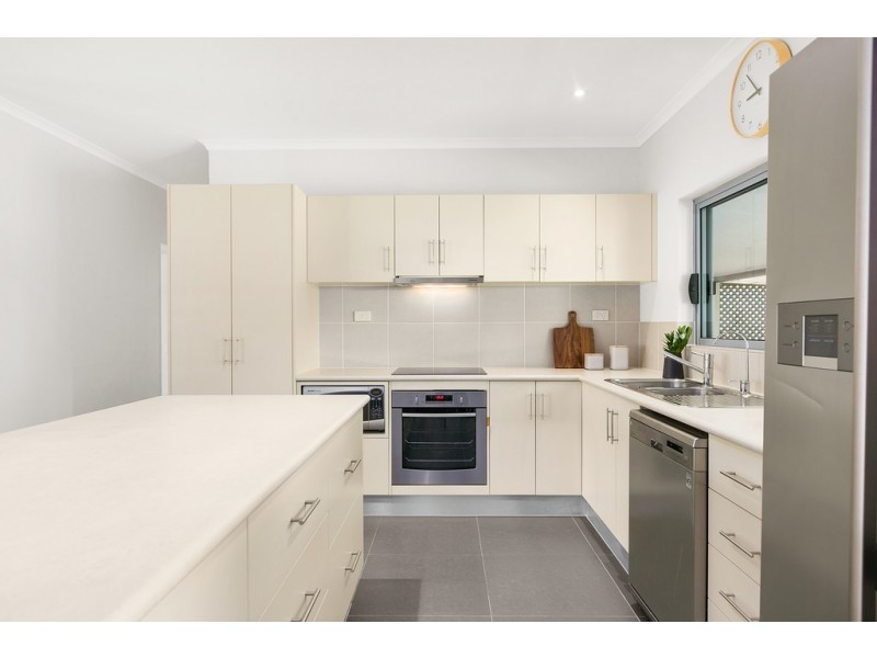 40 Kevin Street, Whitfield QLD 4870