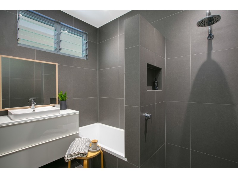 40 Kevin Street, Whitfield QLD 4870