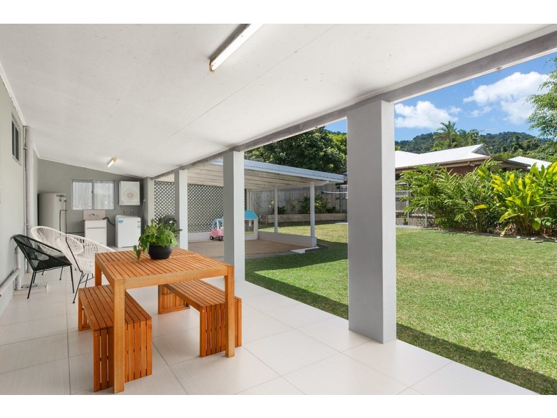 40 Kevin Street, Whitfield QLD 4870