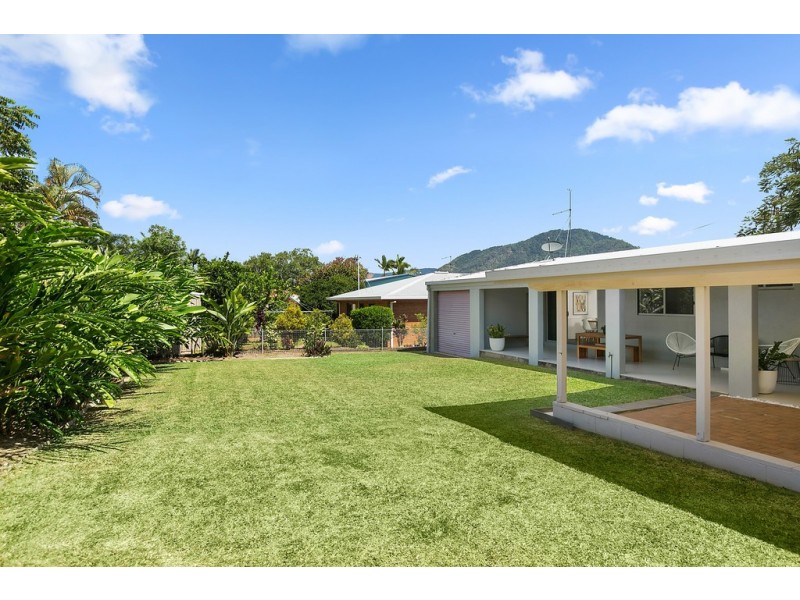 40 Kevin Street, Whitfield QLD 4870