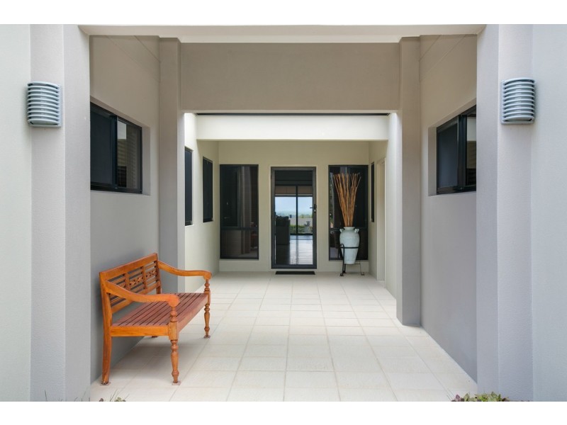 6 Jumna Close, Bentley Park QLD 4869