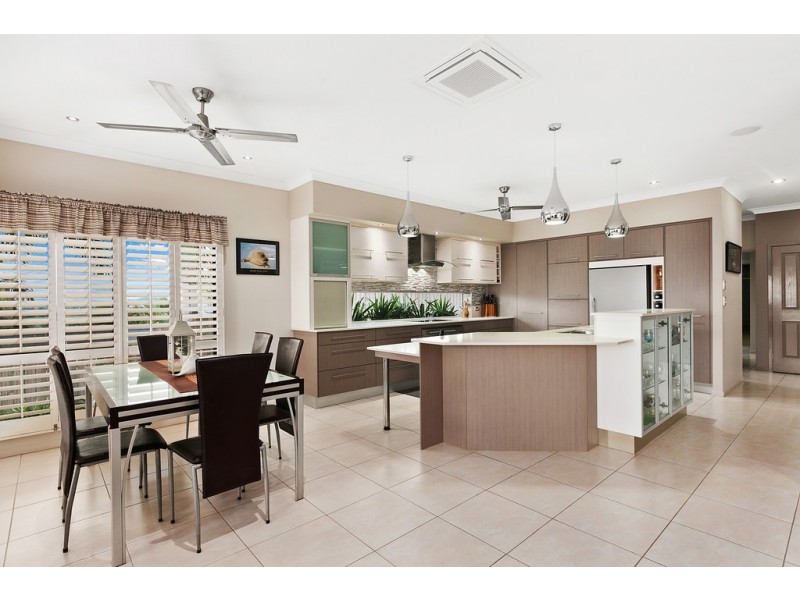 6 Jumna Close, Bentley Park QLD 4869