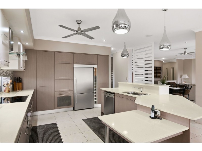 6 Jumna Close, Bentley Park QLD 4869