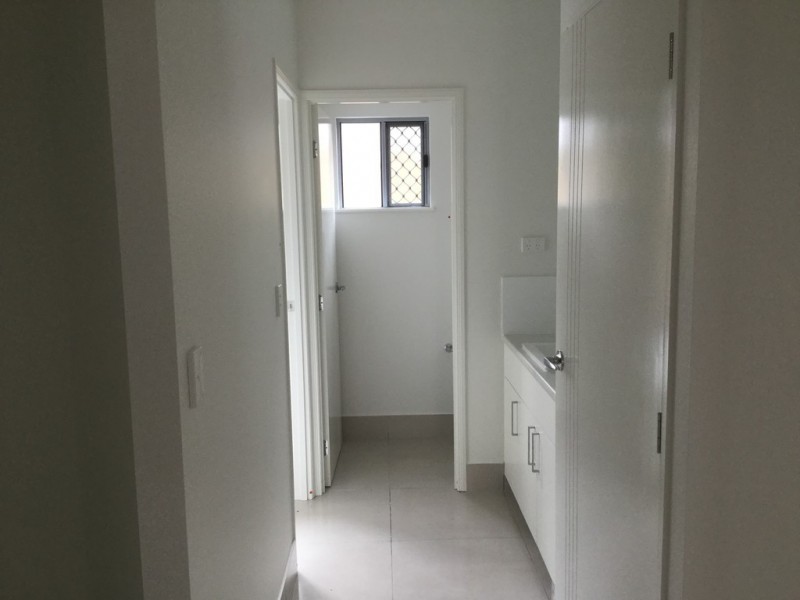 100 Springbrook Avenue, Redlynch QLD 4870