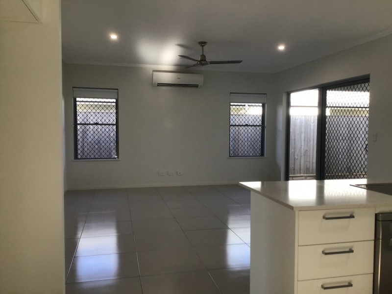 100 Springbrook Avenue, Redlynch QLD 4870