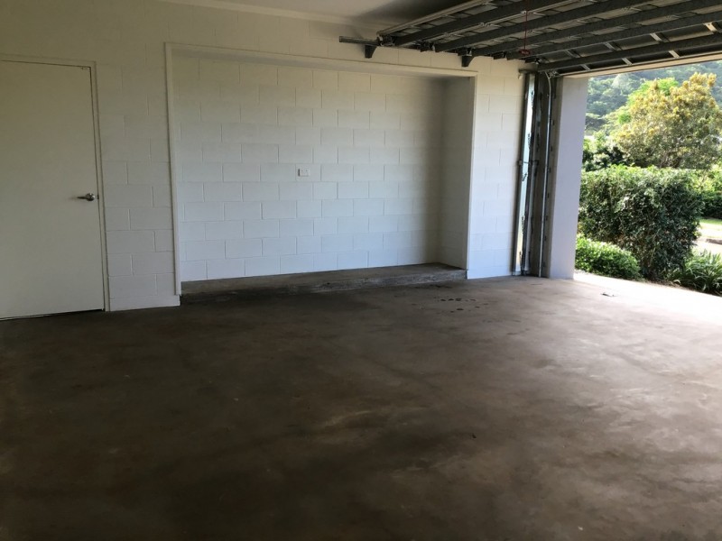 100 Springbrook Avenue, Redlynch QLD 4870