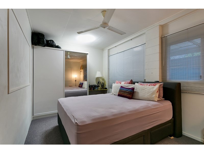 64 Dalton Street, Westcourt QLD 4870