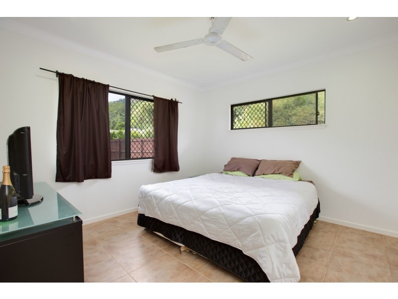 8 Northgate, Redlynch QLD 4870
