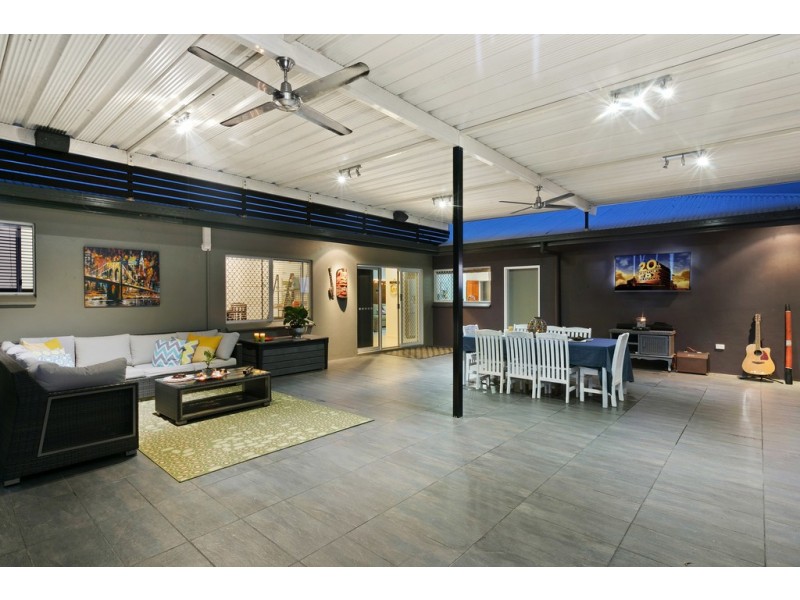 4 Kirraly Close, Mooroobool QLD 4870