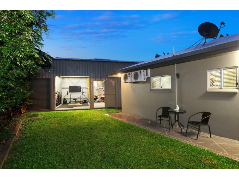 4 Kirraly Close, Mooroobool QLD 4870