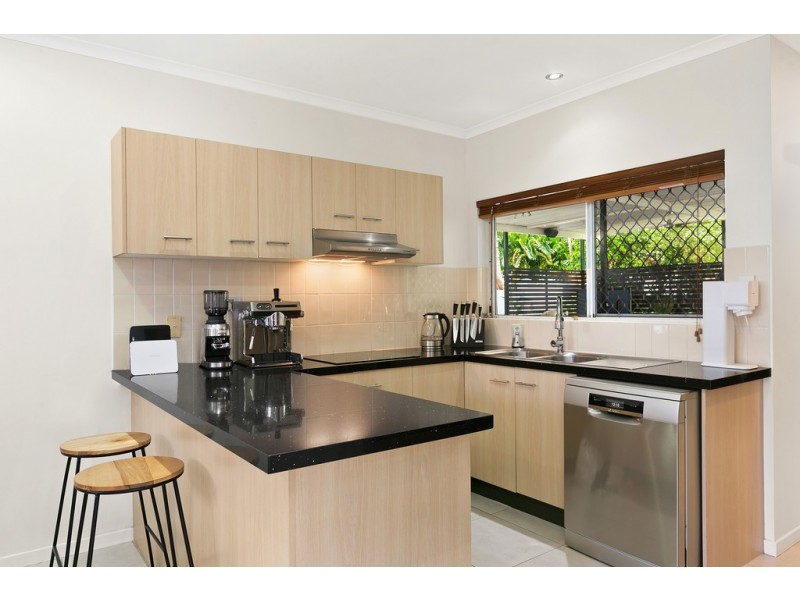 4 Kirraly Close, Mooroobool QLD 4870