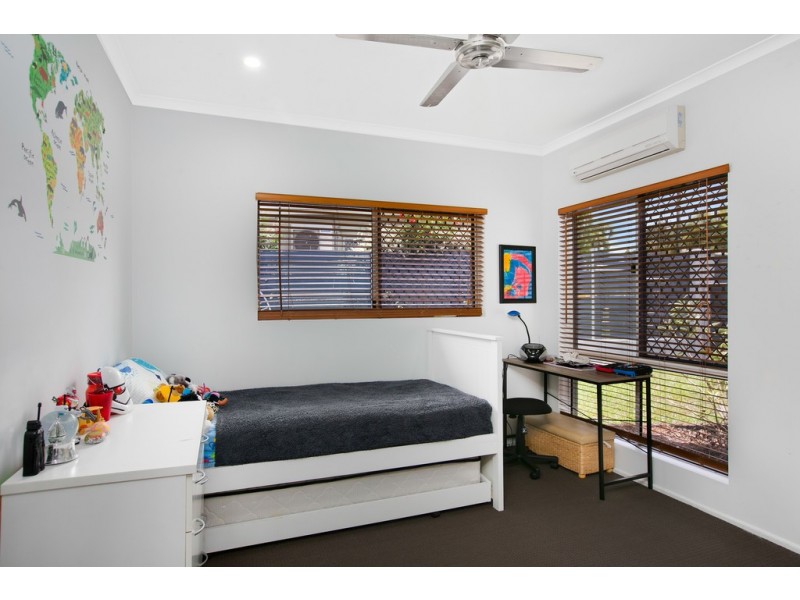 4 Kirraly Close, Mooroobool QLD 4870