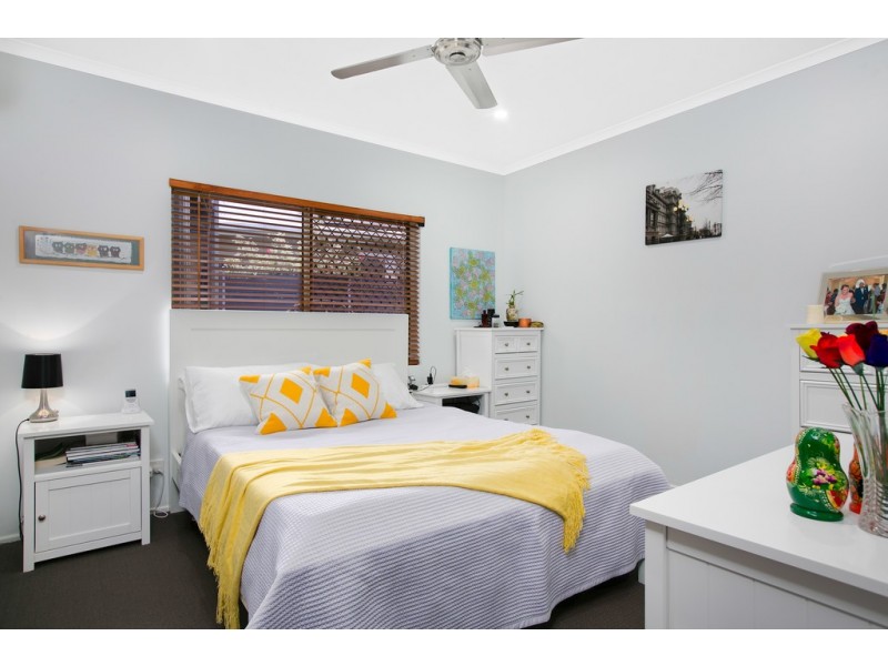 4 Kirraly Close, Mooroobool QLD 4870