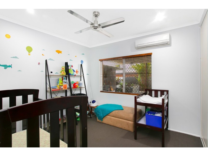 4 Kirraly Close, Mooroobool QLD 4870