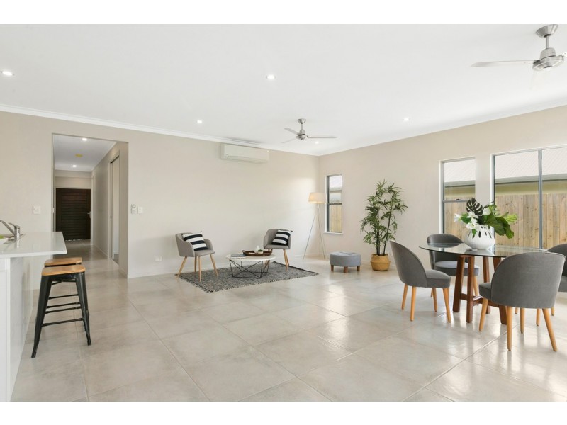 96 Springbrook Avenue, Redlynch QLD 4870