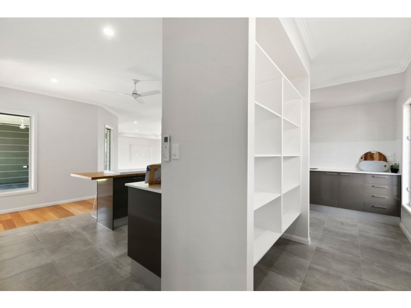 104 Springbrook Avenue, Redlynch QLD 4870