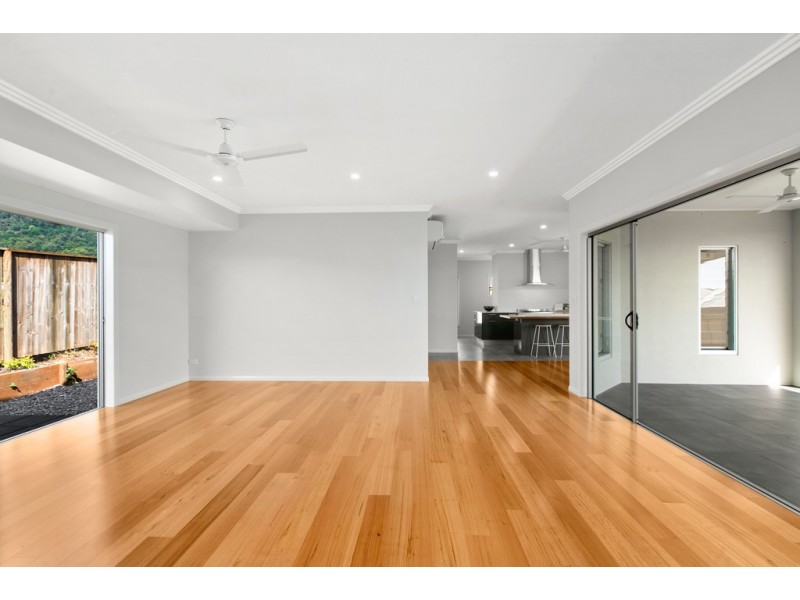 104 Springbrook Avenue, Redlynch QLD 4870