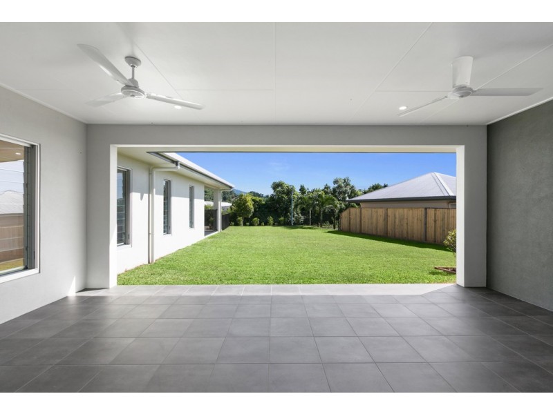 104 Springbrook Avenue, Redlynch QLD 4870