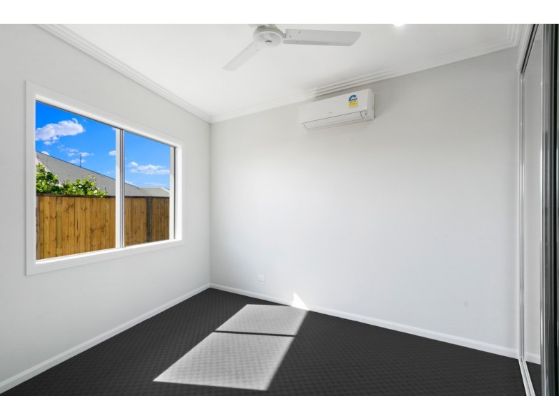 104 Springbrook Avenue, Redlynch QLD 4870