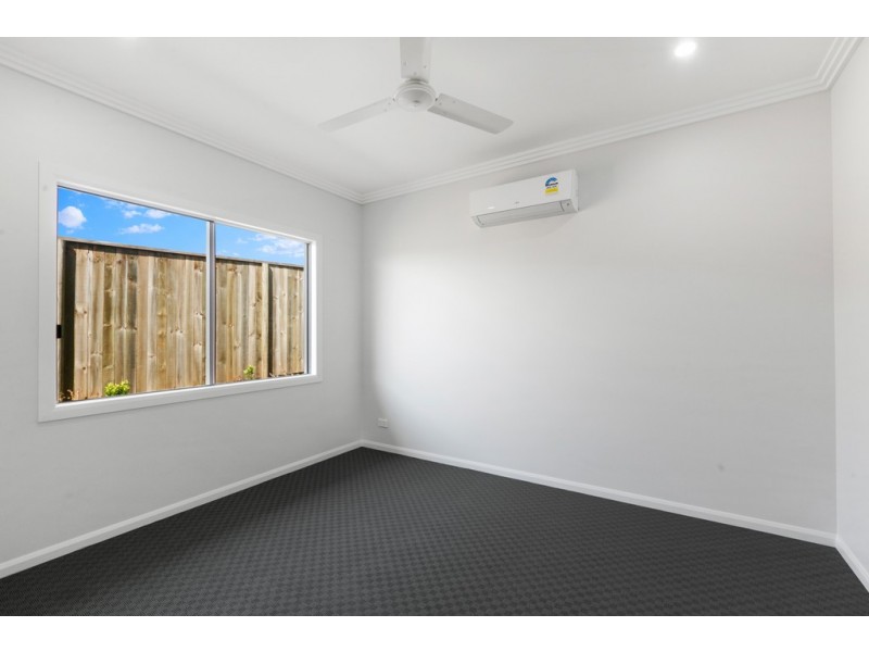 104 Springbrook Avenue, Redlynch QLD 4870