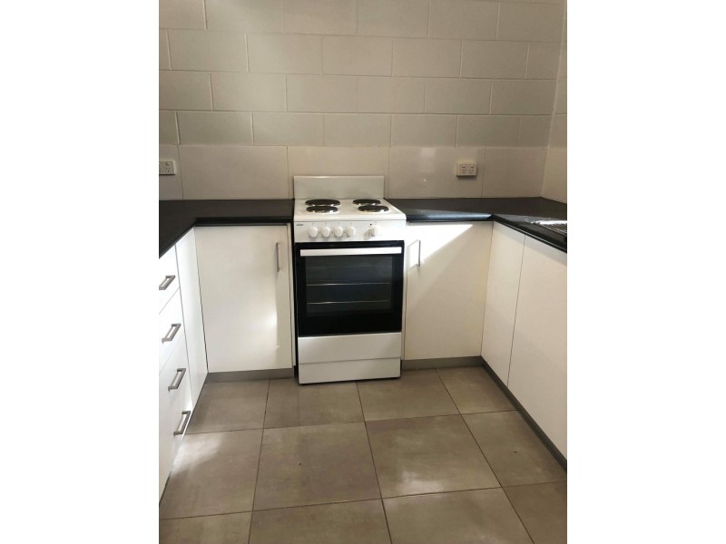 7/64 Pease Street, Manoora QLD 4870