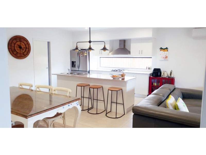 3 Halifax Drive, Redlynch QLD 4870