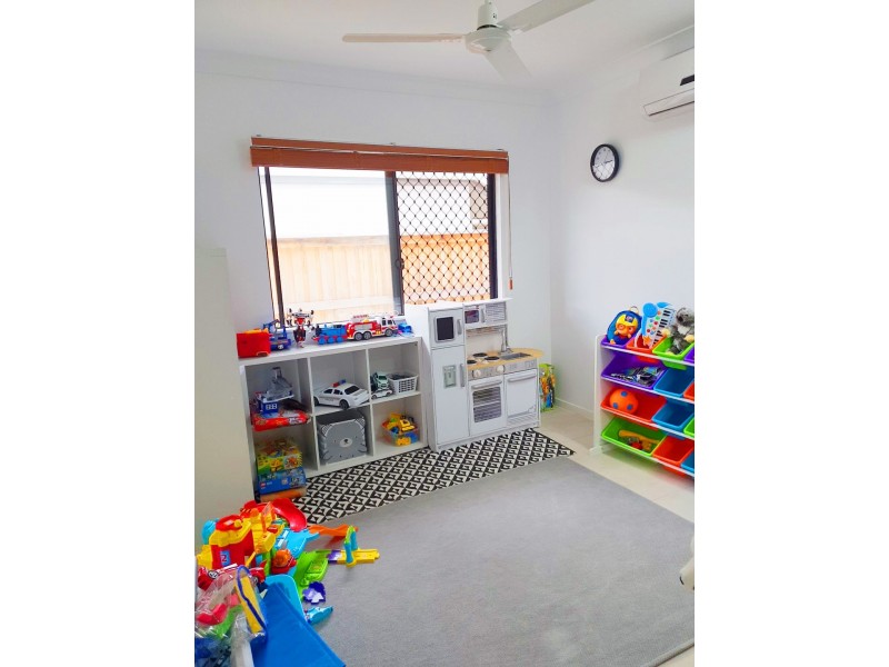 3 Halifax Drive, Redlynch QLD 4870